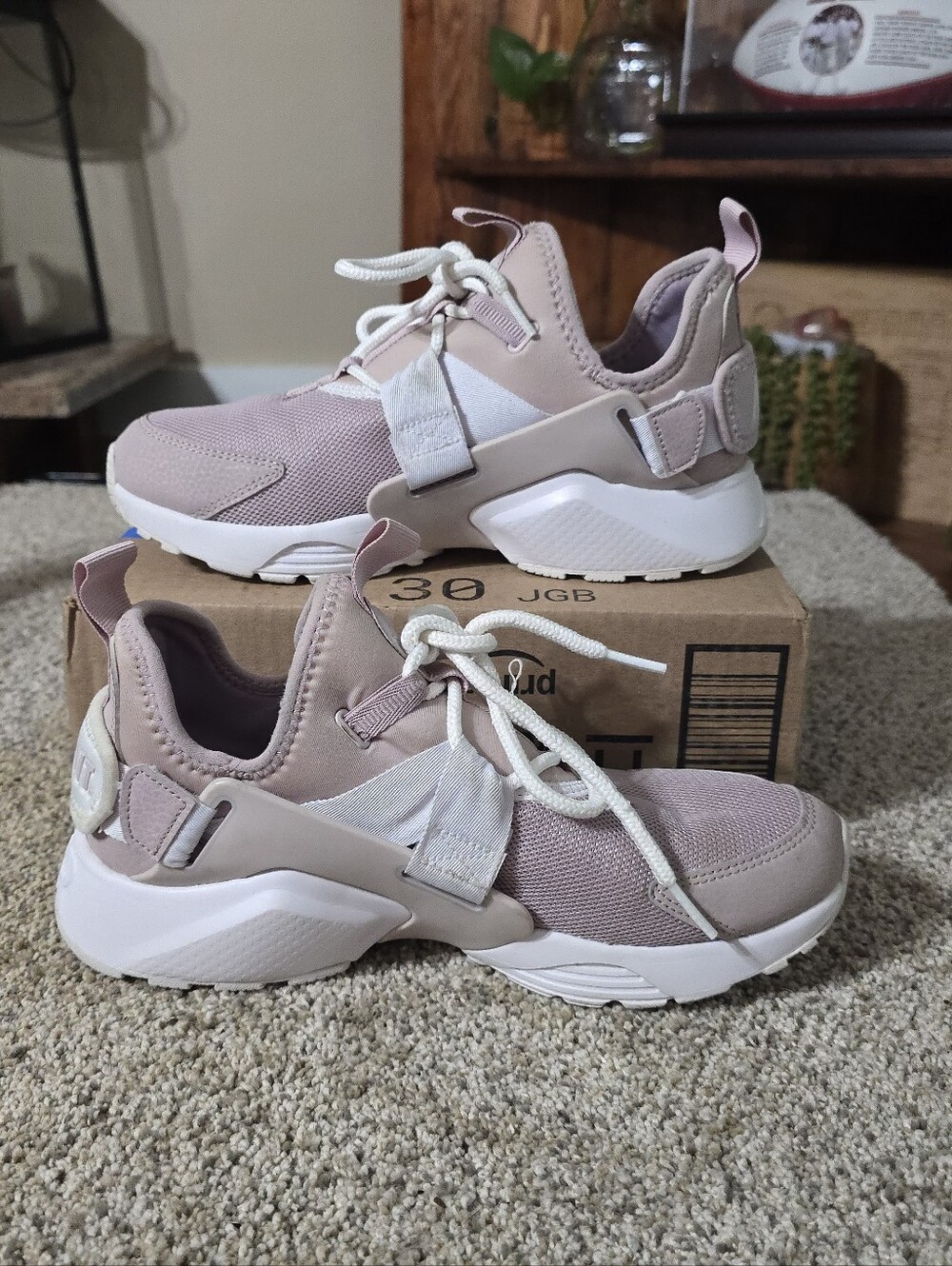 Nike Air Huarache City Low Particle Rose Women’s 7.5 Pink AH6804-600